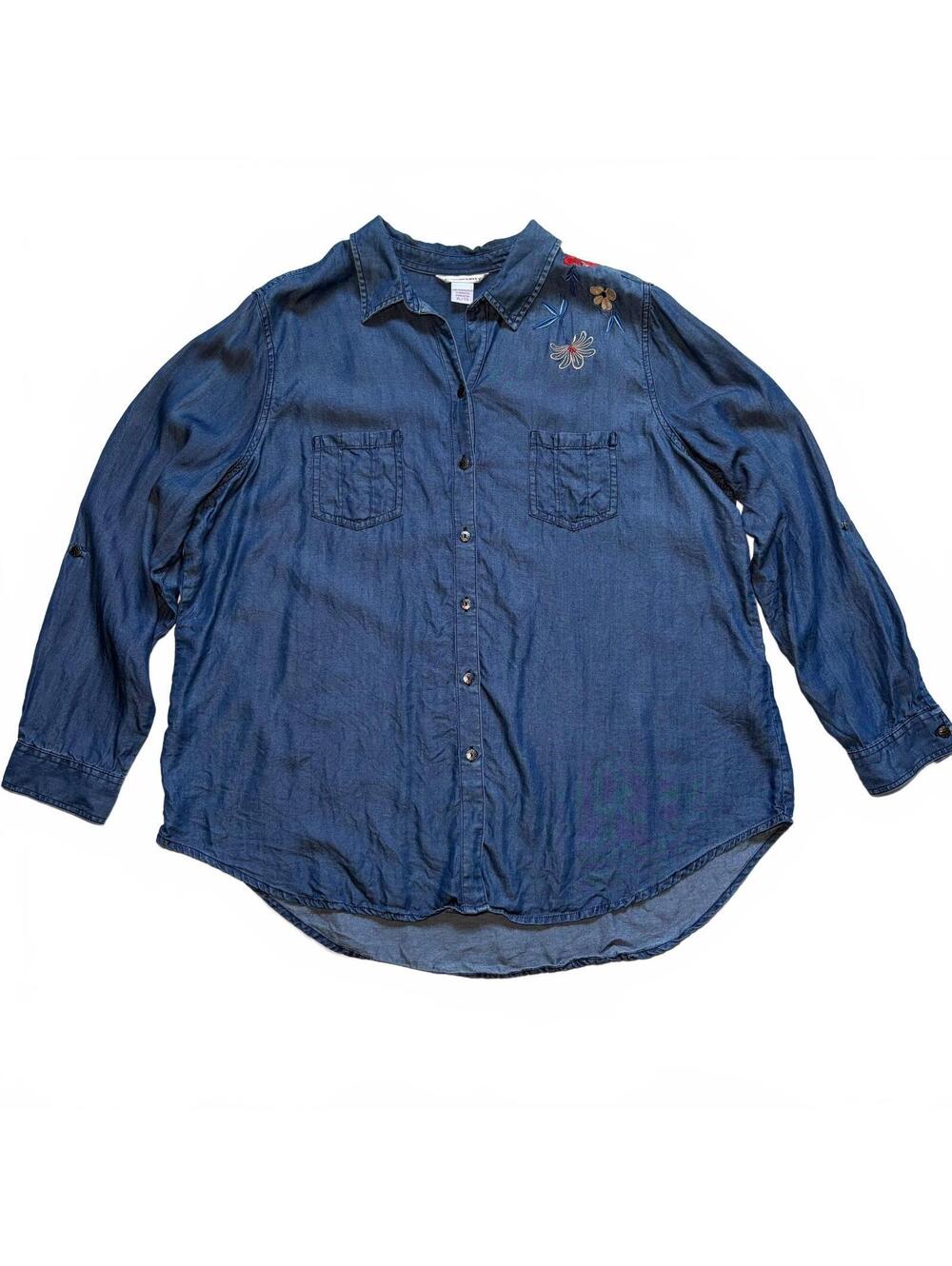 Chambray Long Sleeve Button-Up Shirt with Embroidered Floral Detail XL 90s Y2K
